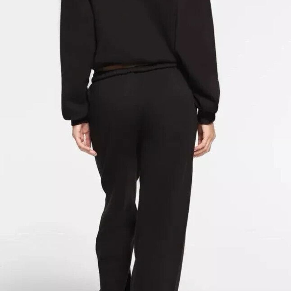 Skims Cotton Fleece Jogger in Onyx, Size Small - Picture 8 of 8